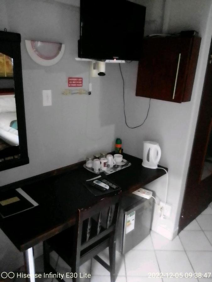 Rustenburg Guesthouse Dış mekan fotoğraf