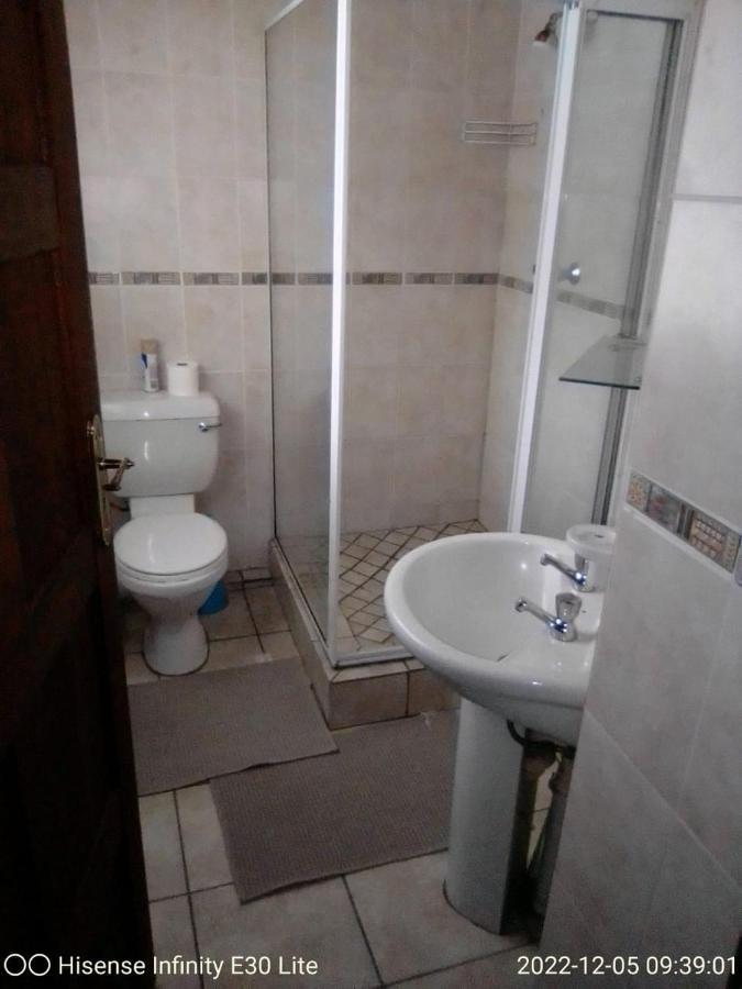 Rustenburg Guesthouse Dış mekan fotoğraf